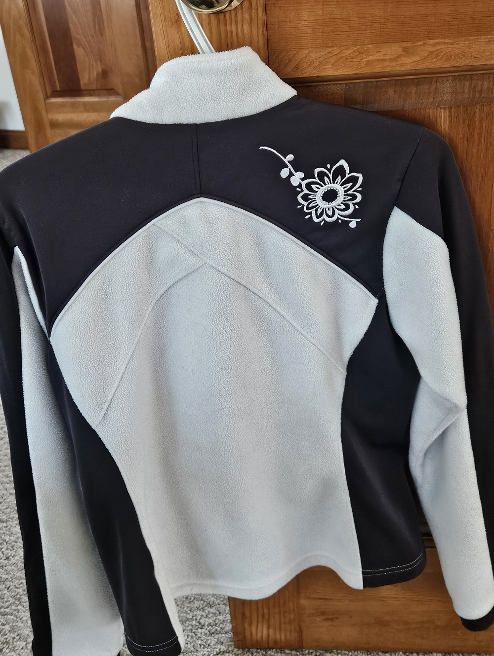 Helly Hansen White and Black Sherpa Fleece Jacket - Picture 4 of 7